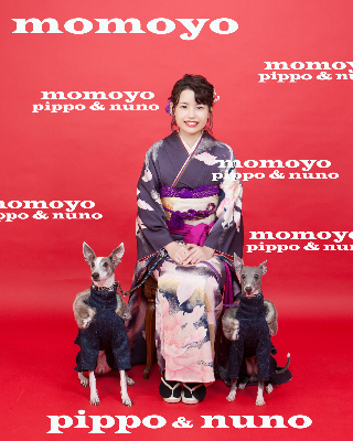 成人式振袖と二匹の犬